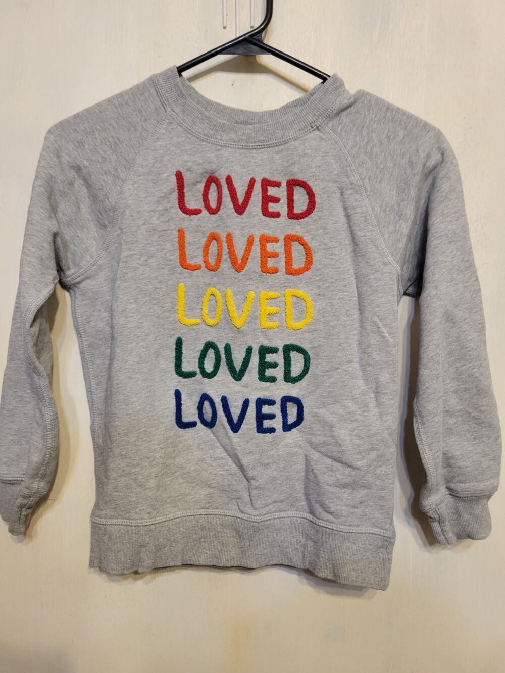 Hanna Andersson Gray Kids Sweatshirt with Multicolor 'Loved' Design US 8